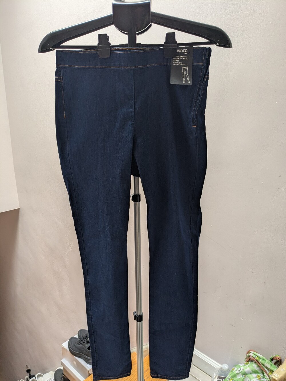H&M Divided Super Skinny Regular Waist Ankle Jeans Size 10